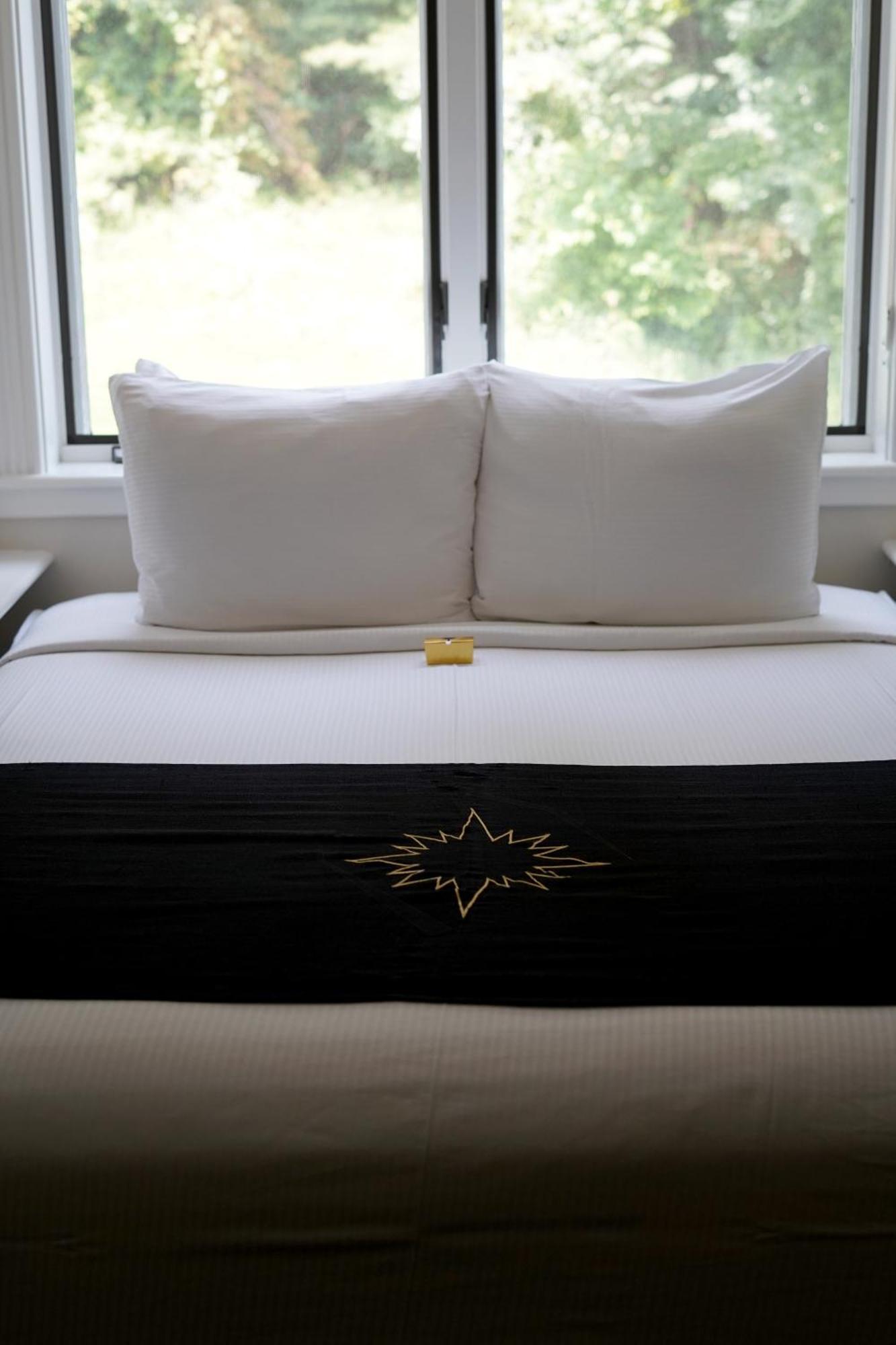 Inn At Black Star Farms Suttons Bay Quarto foto