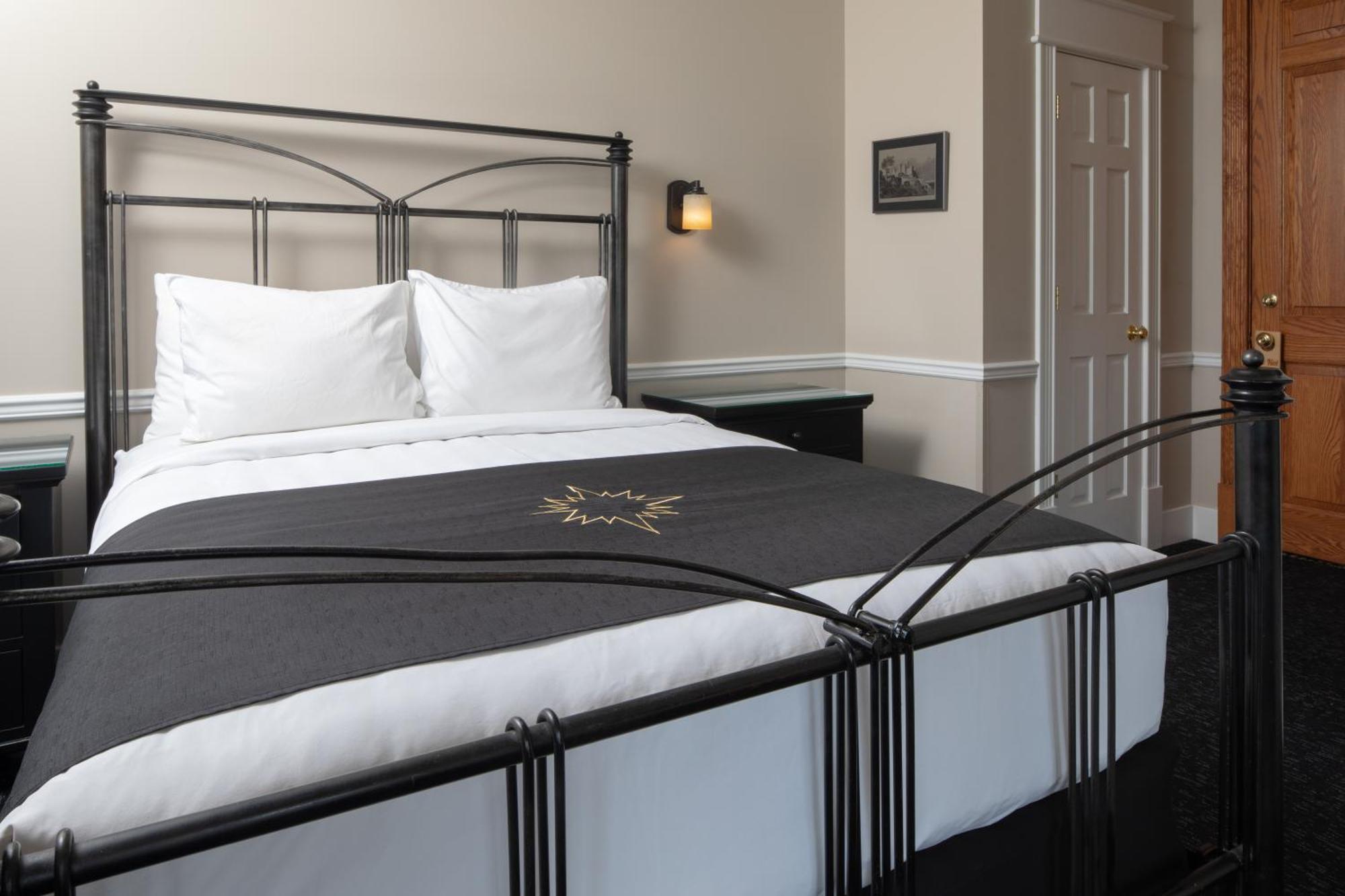 Inn At Black Star Farms Suttons Bay Quarto foto